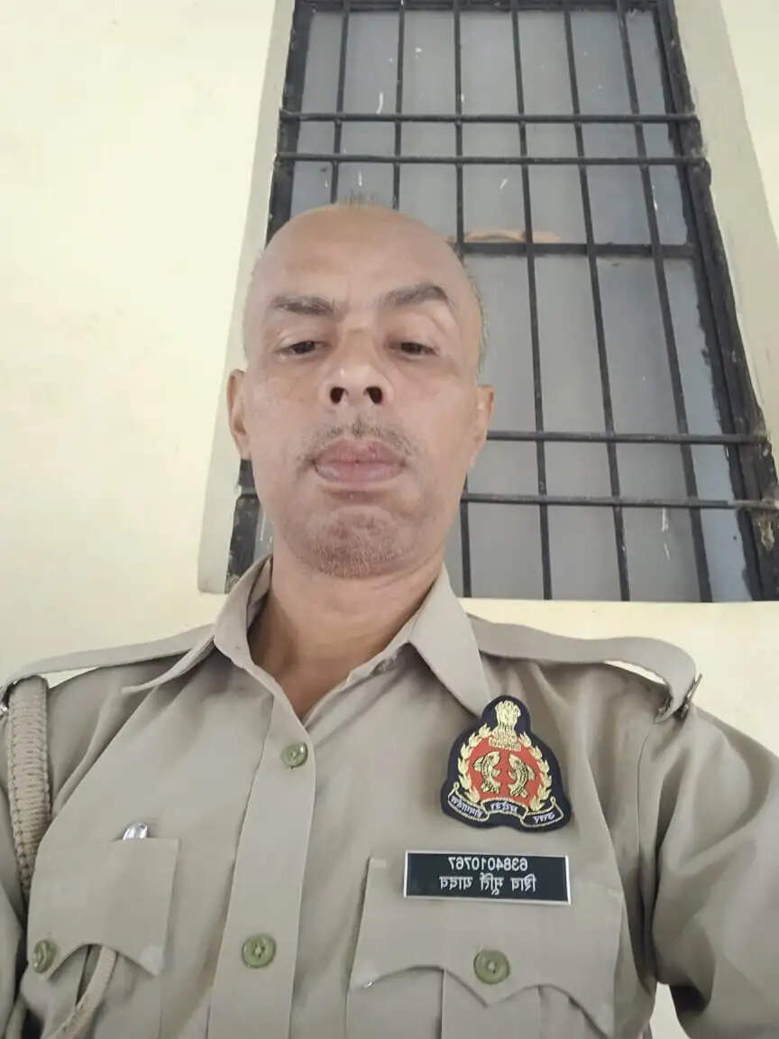कलेक्ट्रेट में होमगार्ड गिरा, अस्पताल में मौत