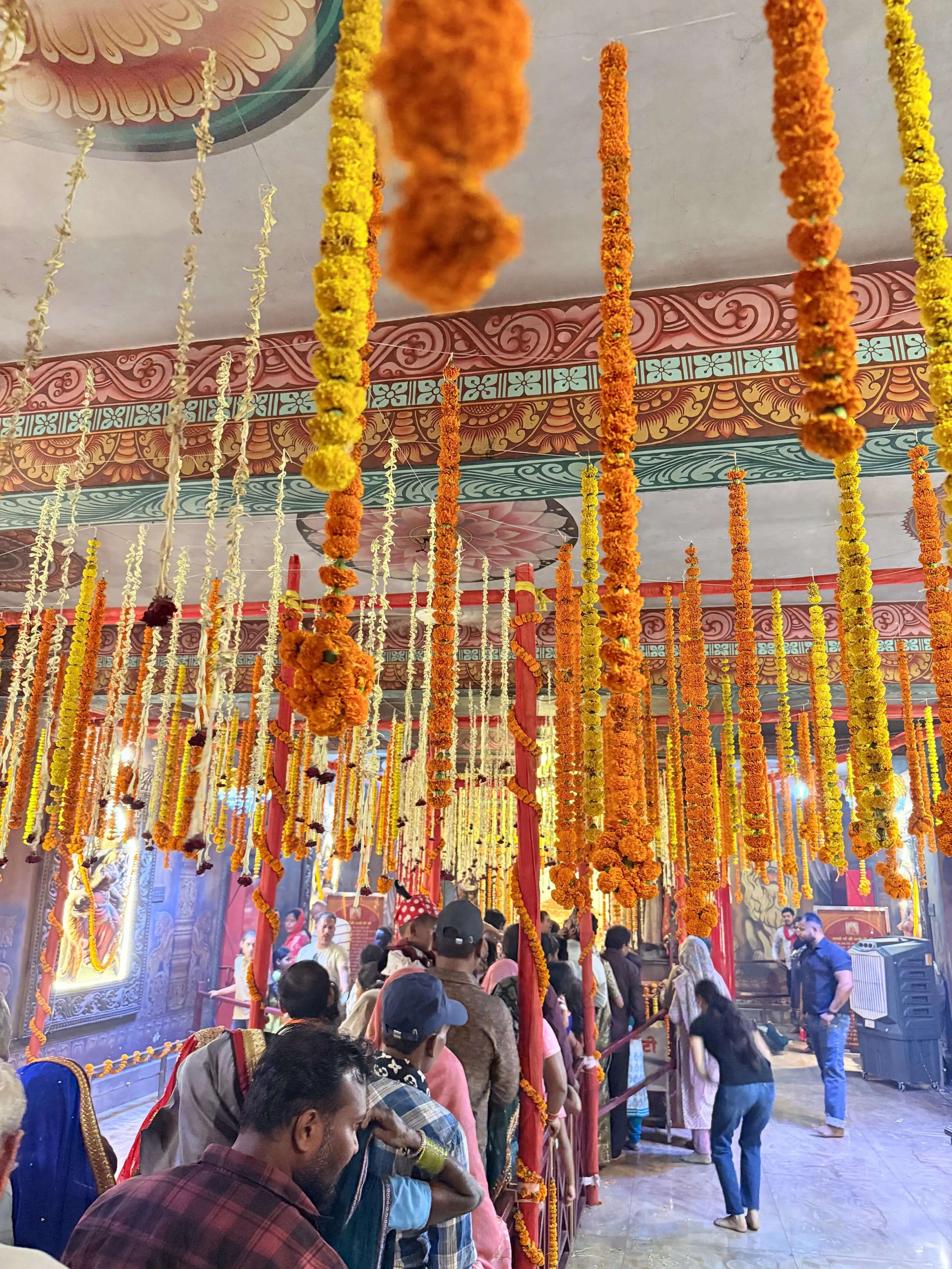 चैत्र नवरात्र में माँ सर्वमंगला मंदिर में उमड़ा आस्था का सैलाब, सप्तमी पर हजारों श्रद्धालुओं ने किए दर्शन