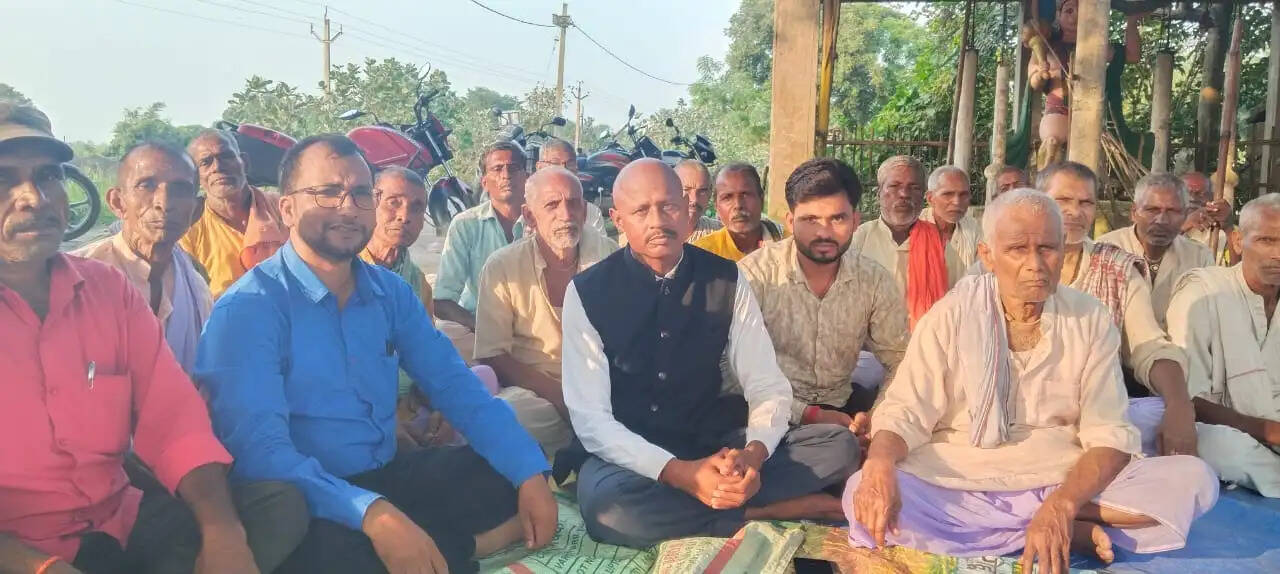 भगैत संरक्षण के साथ बच्चों को उच्च शिक्षा दिलाने का संकल्प, चौघारा में हुई बैठक