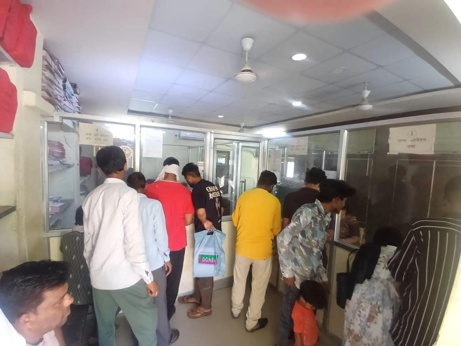 टेंडर में देरी से जन्म-मृत्यु पंजीयन में परेशानी, आवेदकों की लग रही लंबी कतार, 500 से ज्यादा आवेदन लंबित