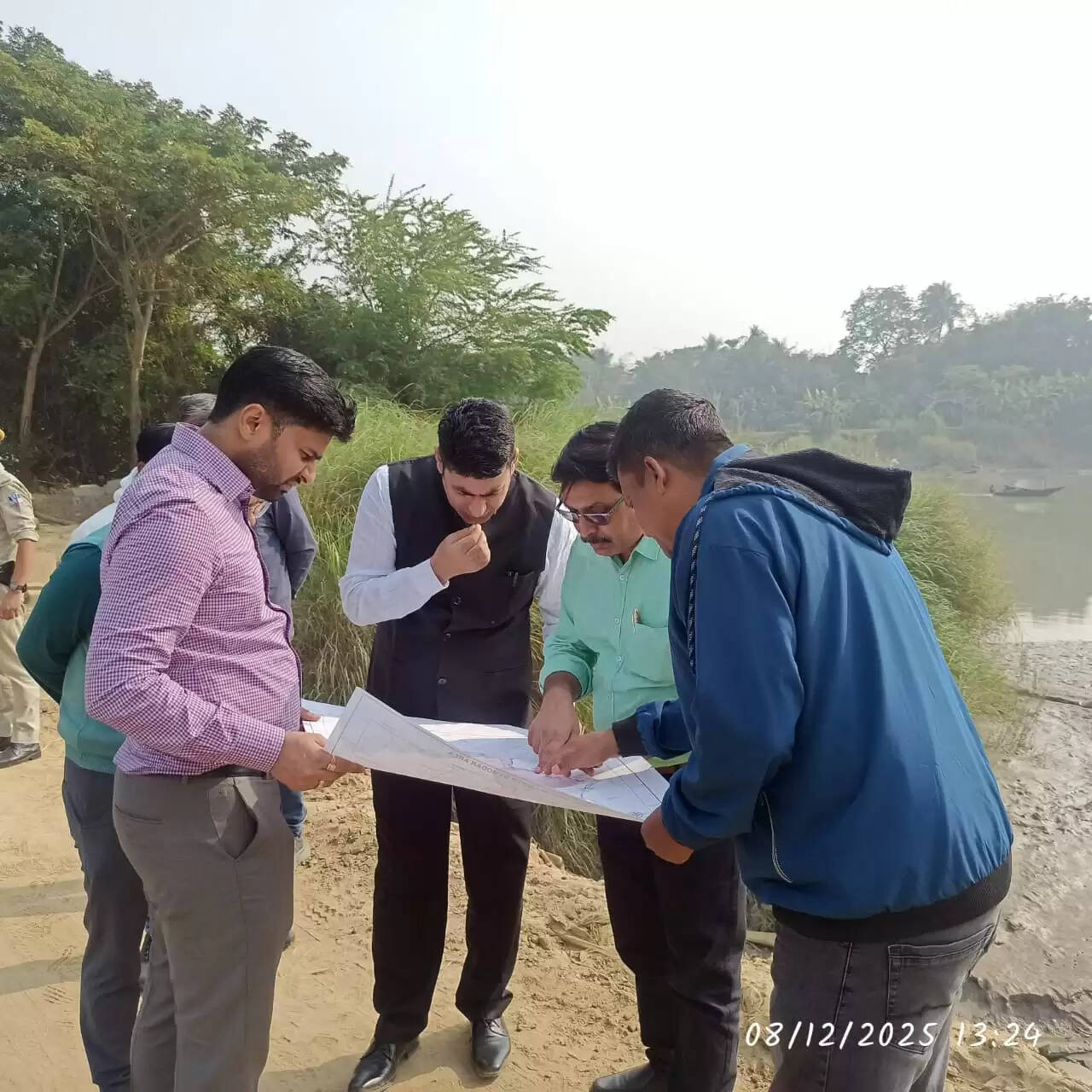 हुगली के जिलाधिकारी ने आरामबाग का किया दौरा