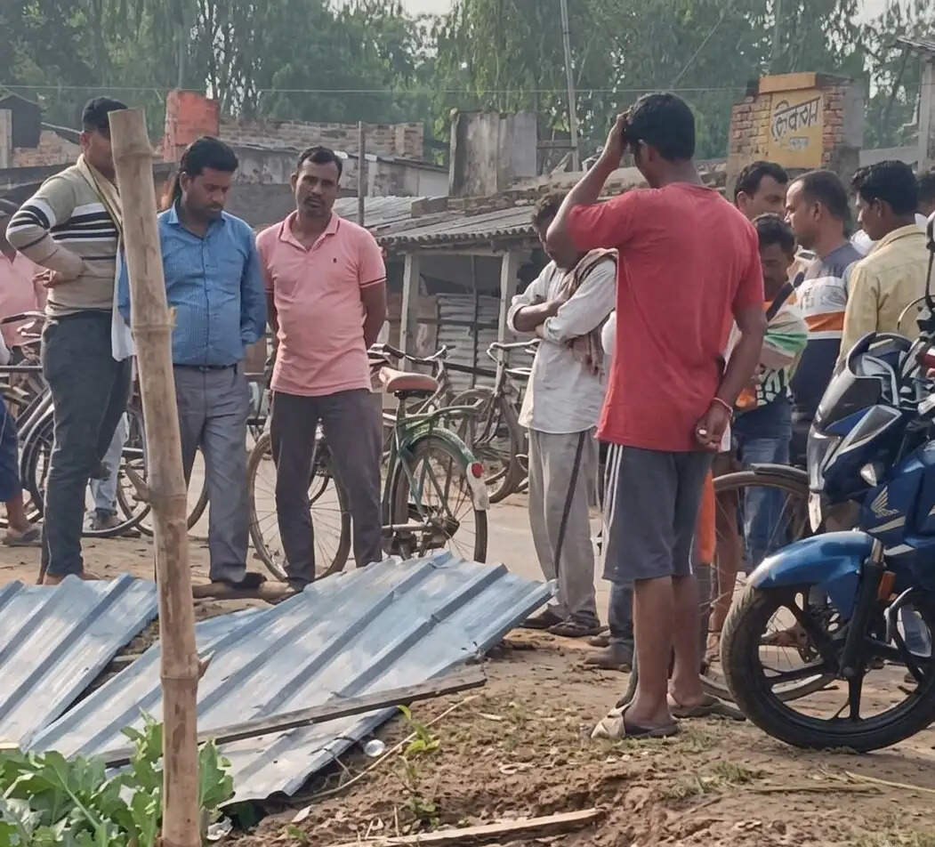 बिष्णुपुर में आंधी-तूफान से एक की मौत, जनजीवन अस्तव्यस्त