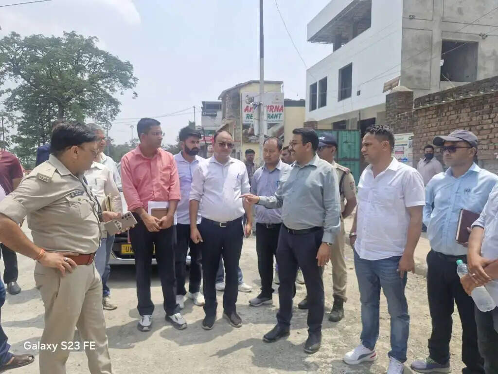 कैंची मेले की तैयारियां तेज, सिटी मजिस्ट्रेट और एसपी सिटी ने यातायात और सुविधाओं का लिया जायजा