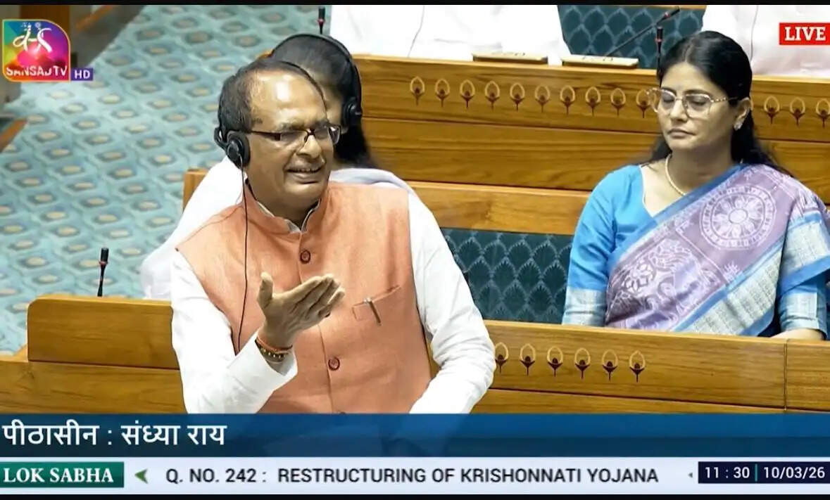 बापू हमारे विचारों में हैं, कांग्रेस की राजनीति में : शिवराज सिंह चौहान