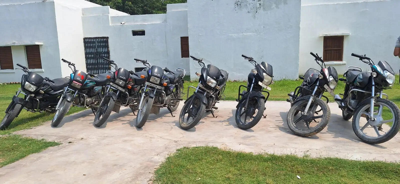 वहान चोर गिरोह का पर्दाफाश, आठ चोरी की बाइक समेत दो आरोपित गिरफ्तार
