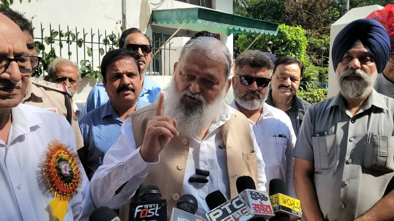 बिजली निजीकरण के खिलाफ हूं, आयोग के फैसले के खिलाफ आखिरी दम तक अपील करेंगे : अनिल विज