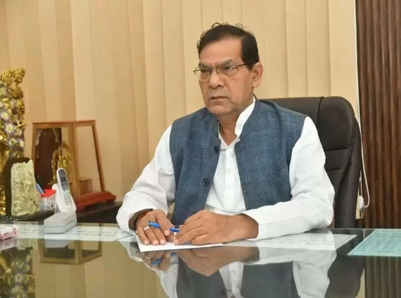 नगर विकास योजनाओं को दें रफ्तार : मंत्री ए.के. शर्मा