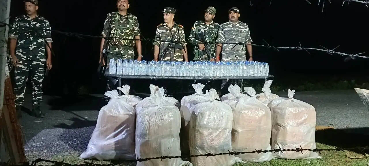 सीमा पर 432 लीटर नेपाली शराब व नाव जब्त