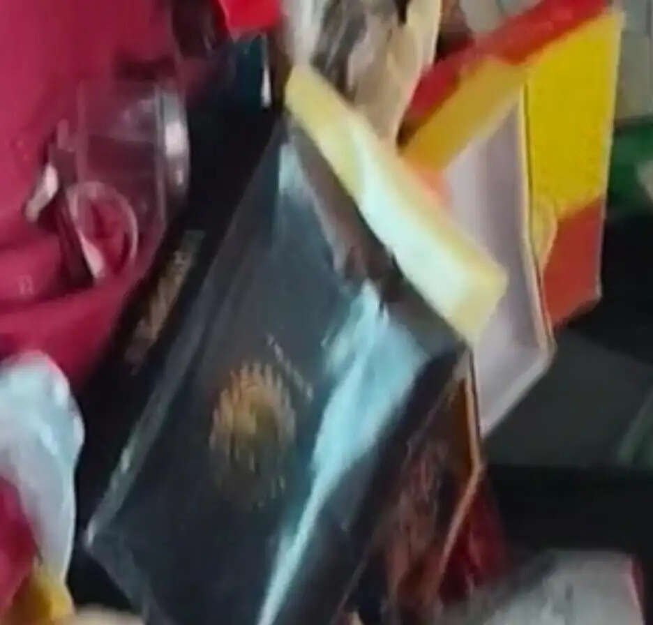 बाराबंकी में 1 करोड़ की बड़ी डकैती : बच्चों के मुंह पर टेप, महिलाओं को बंधक बनाकर 7 हथियारबंद डकैतों का तांडव