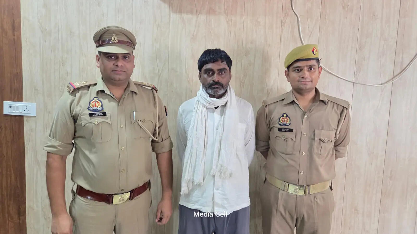 पुराने सोने के सिक्कों का झांसा देकर तीन लाख की ठगी, पुलिस ने शातिर अपराधी को दबोचा