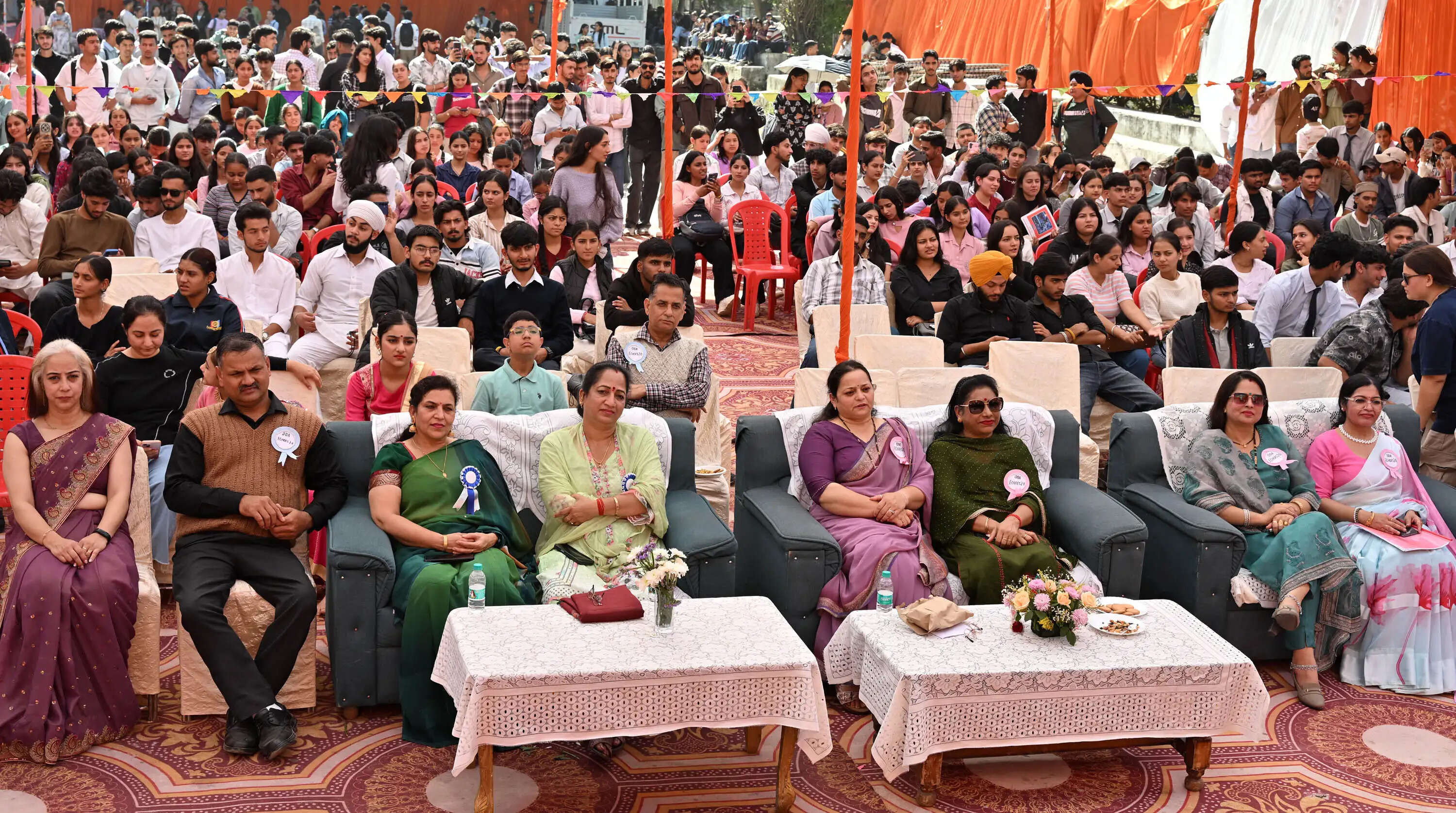 मैनेजमेंट इकोज 2.0 में सांस्कृतिक रंगों की धूम, विद्यार्थियों ने नृत्य, गायन और मनोरंजक प्रस्तुतियों से बांधा समां