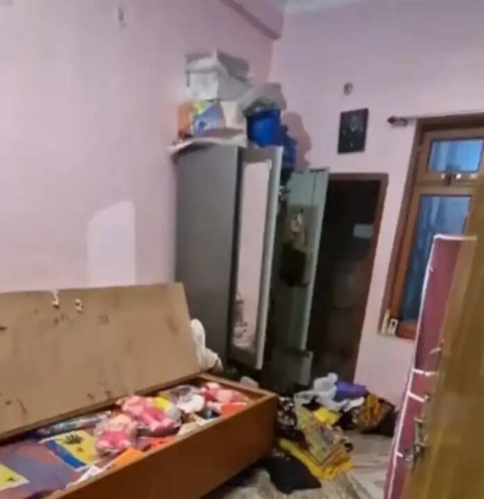 सूने घर से चोरों ने उड़ाए लाखों के जेवरात व नकदी