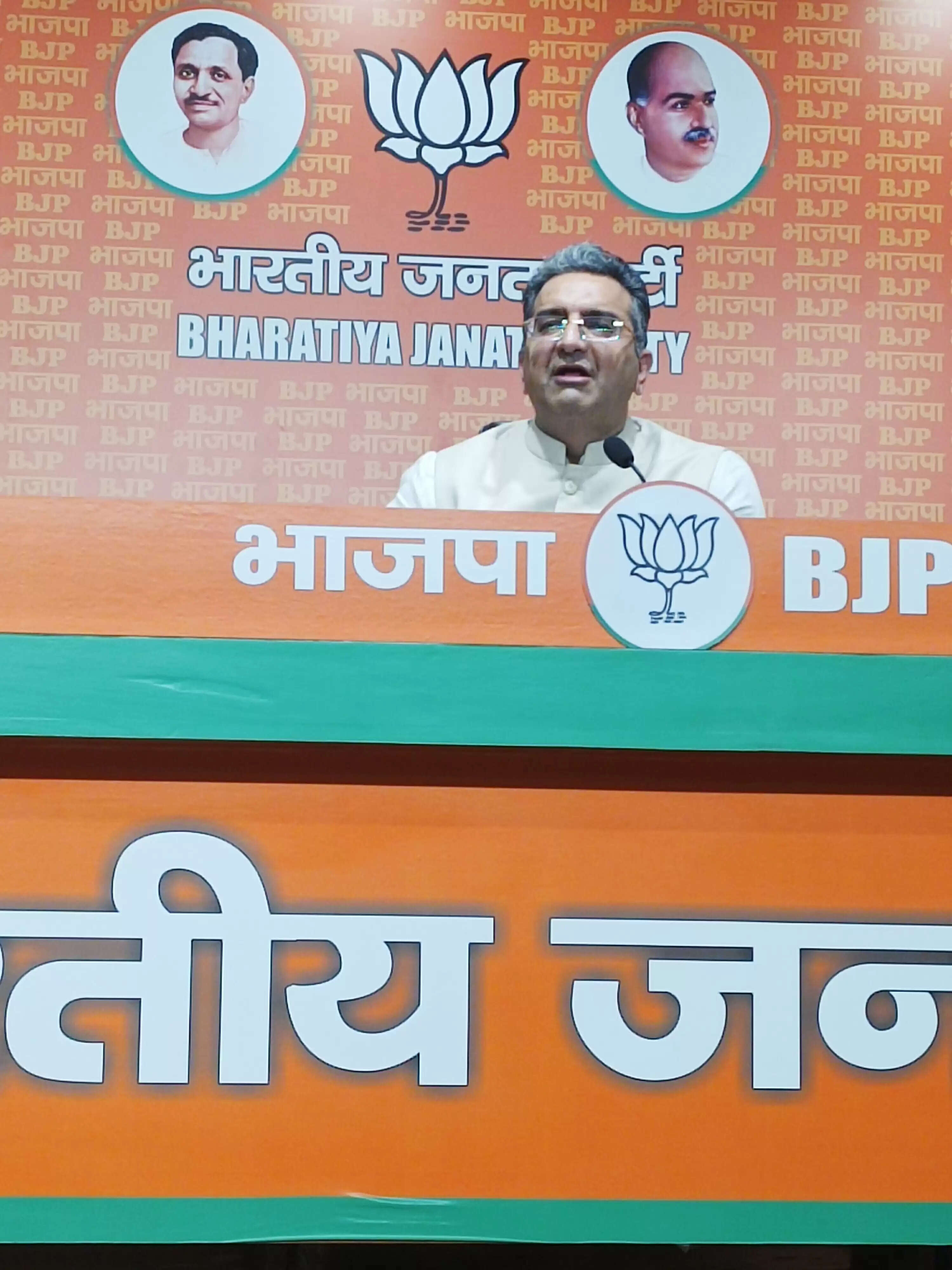 रॉबर्ट वाड्रा के बयान पर भाजपा का पलटवार, कहा-भ्रष्टाचारियों को जेल की सलाखों के पीछे जाना चाहिए