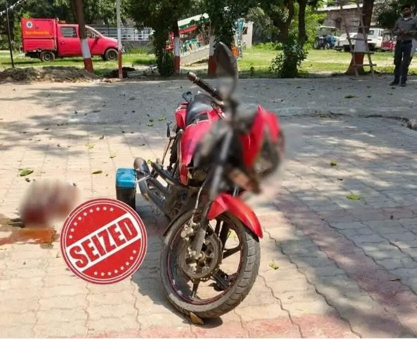 प्रतापगंज में पुलिस की कार्रवाई, 8.925 लीटर विदेशी शराब बरामद