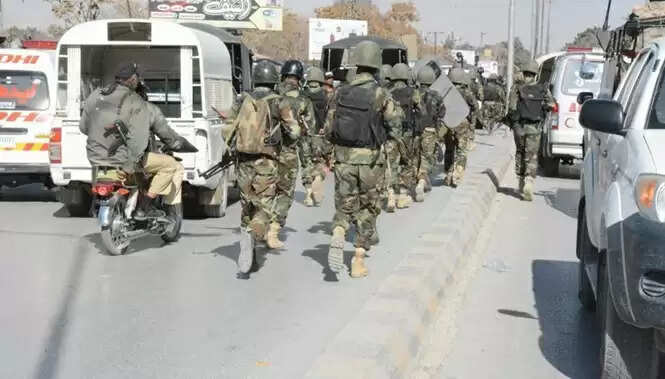 पाकिस्तान की सेना क्वेटा में घरों में घुसी, 100 से अधिक बलोच लोगों को उठा ले गई
