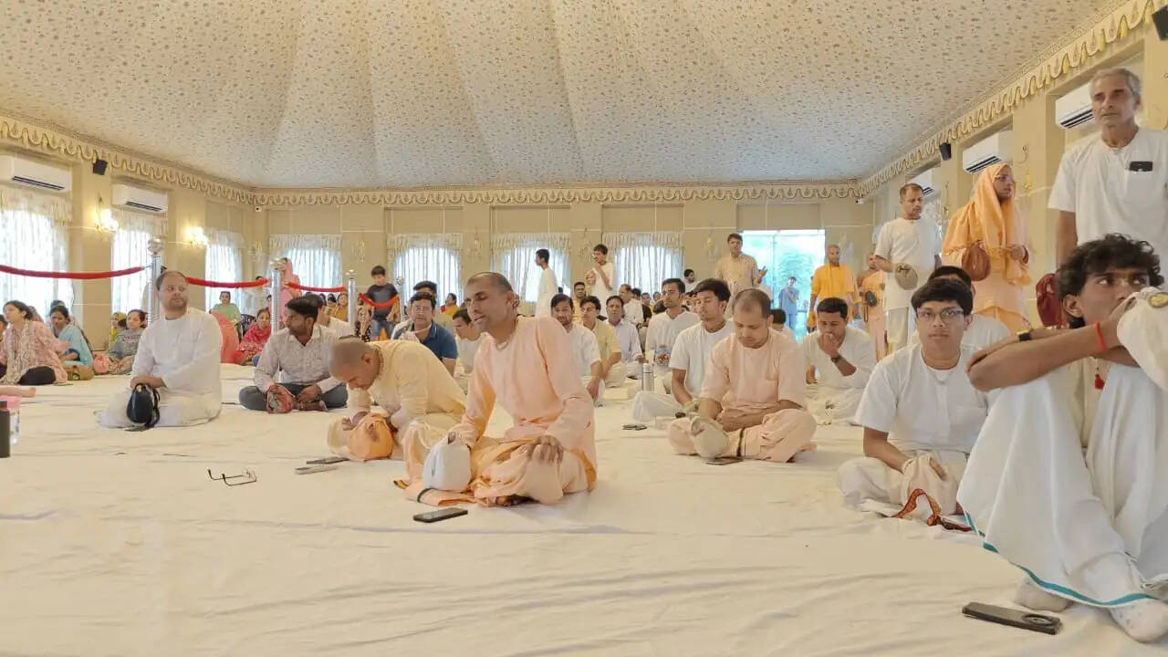 गुप्त वृंदावन धाम में 7.46 करोड़ हरिनामों का महाजप, 14 घंटे तक गूंजता रहा हरे कृष्ण महामंत्र