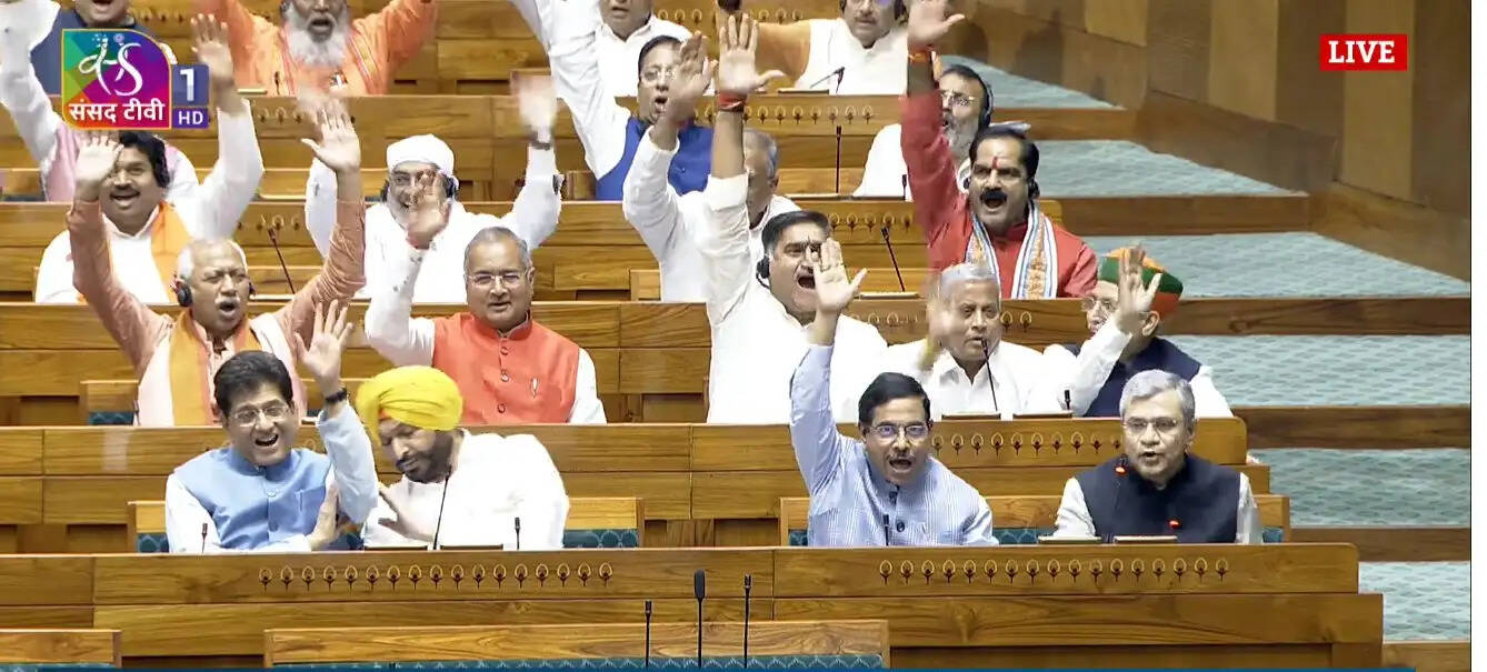 लोकसभा में रेलवे अनुदानों पर विपक्ष के कटौती प्रस्ताव खारिज