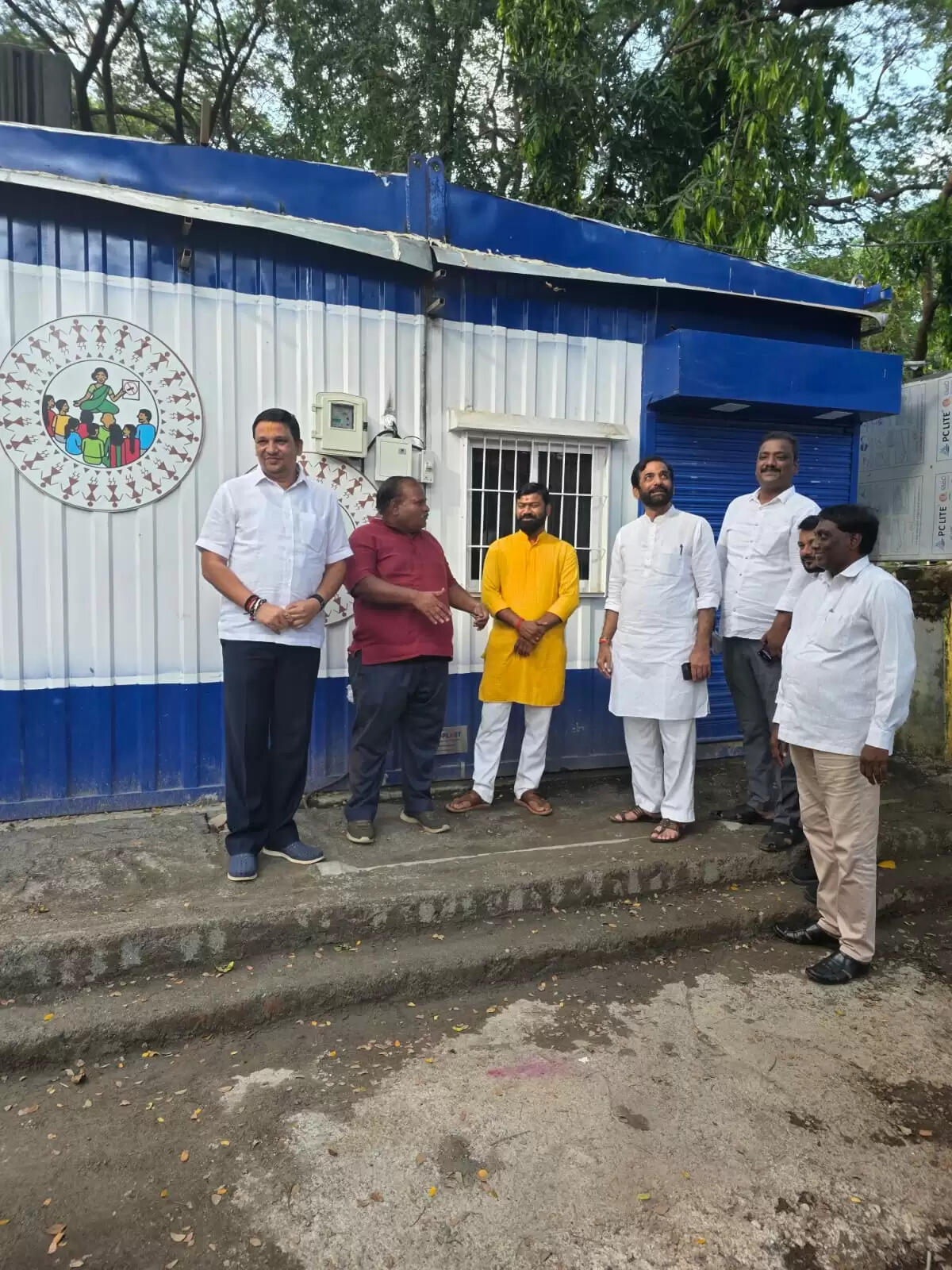 सरकारी कोष से बने स्वास्थ मंदिर बंद3कंटेनर हुए कचरादान, विधायक केलकर