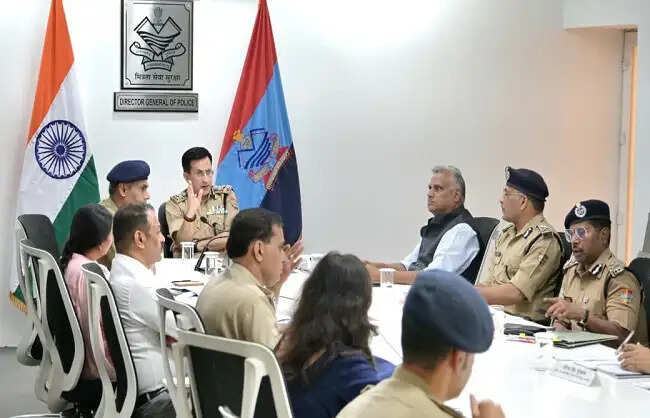 उत्तराखंड में' ऑपरेशन प्रहार' : एक माह में तीन बांग्लादेशी सहित 1400 से अधिक अपराधी गिरफ्तार