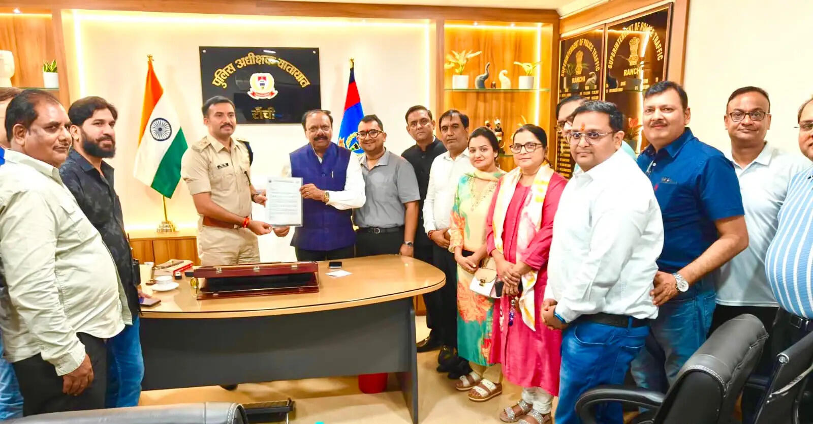 चेंबर ने ट्रैफिक एसपी से की नो-एंट्री में तीन पहिया वाहनों को प्रवेश देने की मांग
