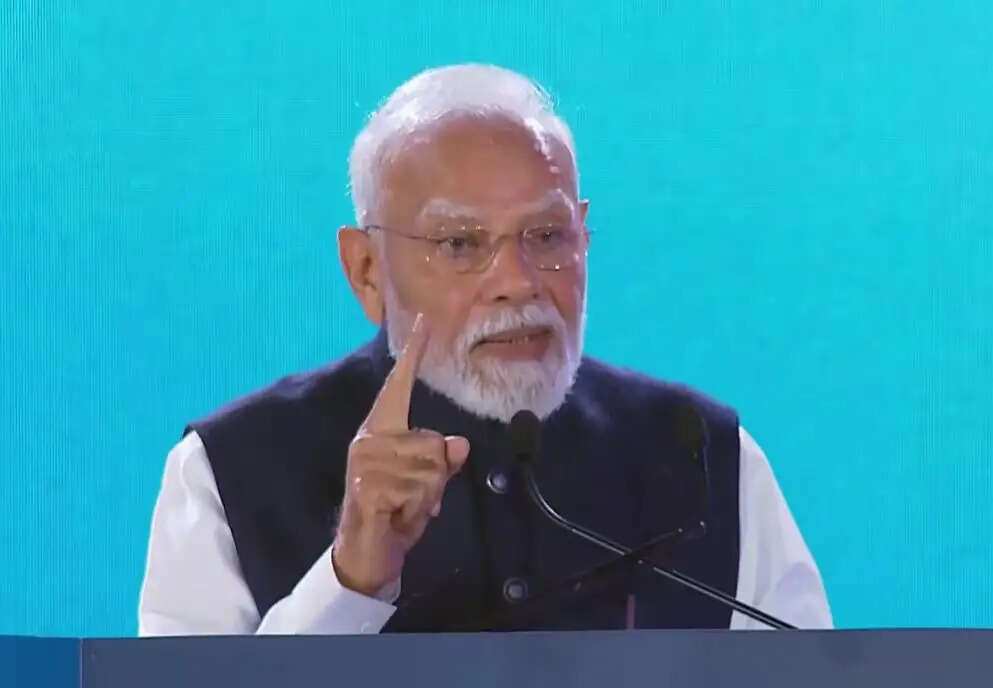 दुनिया संकट से गुजर रही, भारत ‘पावर टू एंपावर’ की सोच से आगे बढ़ रहा : प्रधानमंत्री मोदी