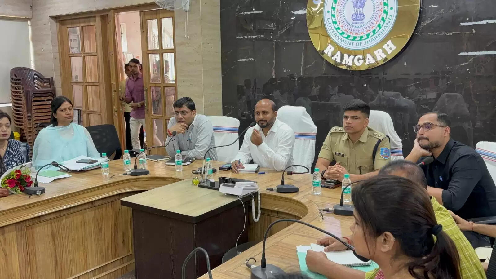 डीसी ने&nbsp;प्रति माह 02 थाना दिवस आयोजित करने का दिया निर्देश