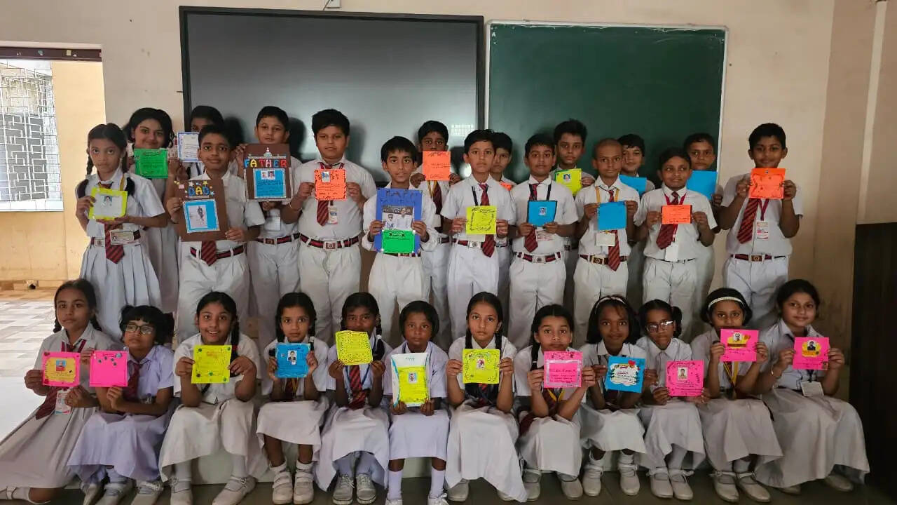 फादर्स डे पर गुरु नानक पब्लिक स्कूल के बच्चे विभिन्न गतिविधियों में हुए शामिल