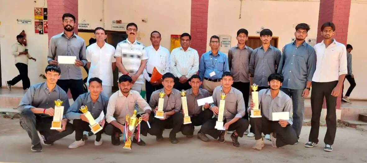 हिसार : इंटरपोलिटेक्निक खेलों के विजेताओं का हुआ सम्मान