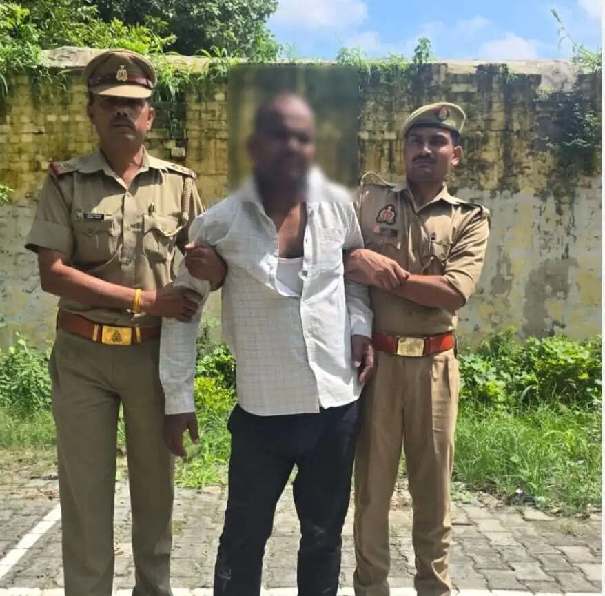 गोरखपुर : जिला अस्पताल से अगवा 10 वर्षीय बच्ची की हत्या, आरोपित सिपाही अभिषेक यादव गिरफ्तार