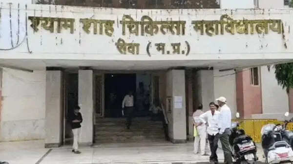 रीवा में उपचार में लापरवाही एवं अनियमितताओं के मामलों में कार्रवाई, डॉ. सोनल अग्रवाल की सेवाएं समाप्त