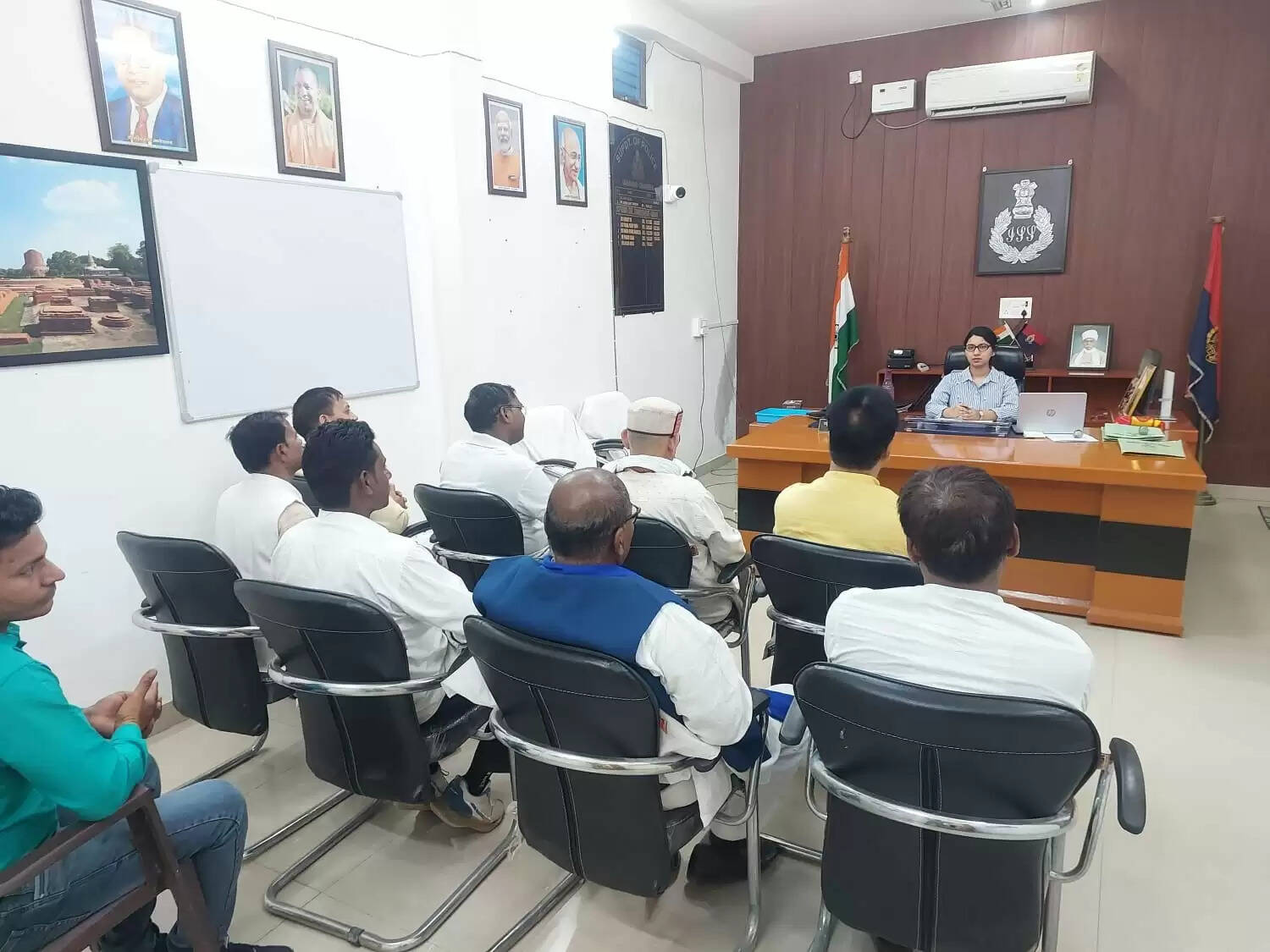 डीसीपी गोमती जोन ने सुनी व्यापारियों की समस्याएं, समाधान के लिए साझा किए गये सुझाव