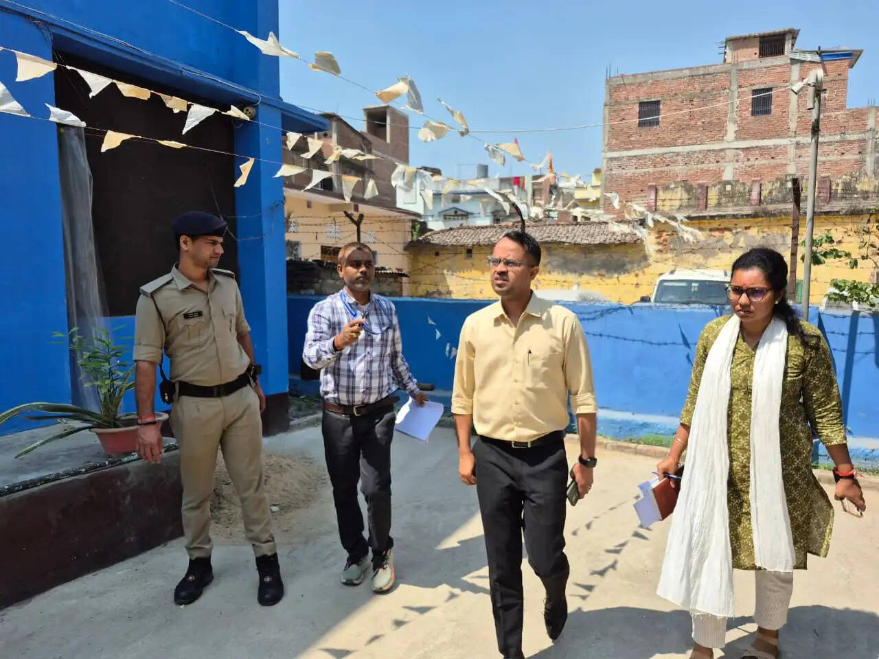 जिलाधिकारी ने किया बाल सुधार गृह का औचक निरीक्षण