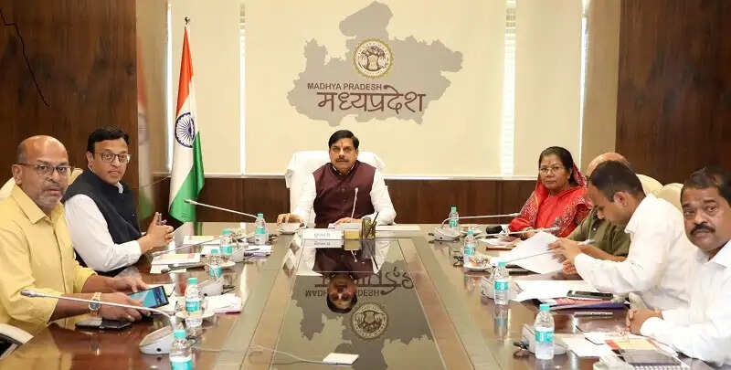 गर्मी के मौसम में नागरिकों को पर्याप्त पेयजल उपलब्ध कराने में न रहे कमी : मुख्यमंत्री डॉ. यादव