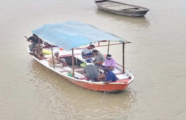बंगाल पर्यटन को 500 करोड़ रुपये का बूस्ट, गंगा में सैर के लिए उतरेंगे 11 नए जलयान