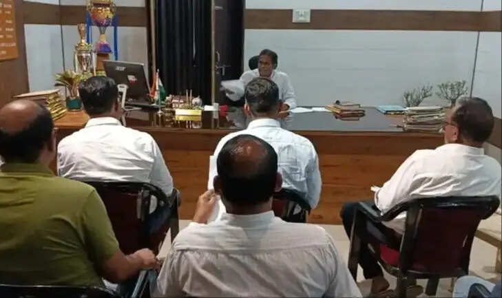कमिश्नर क्षत्रिय ने दिए बारिश के मद्देनजर जलभराव एवं निर्माण कार्यों पर विशेष निगरानी के निर्देश