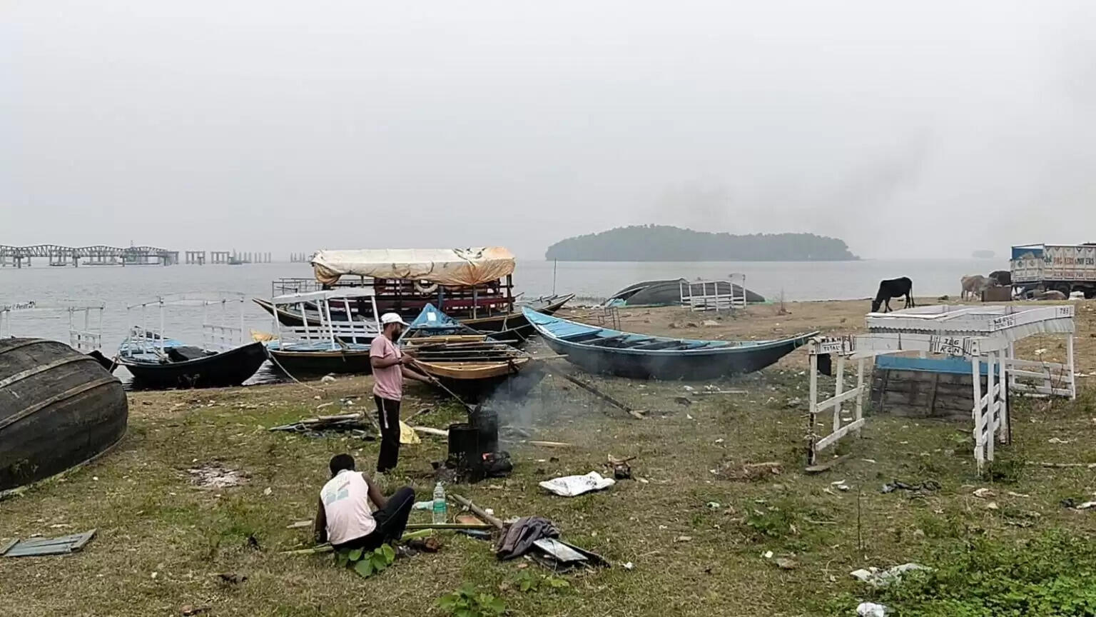 दिसंबर के शुरुआत से ही पर्यटन स्थलों पर बढ़ने लगी है सैलानियों की भीड़