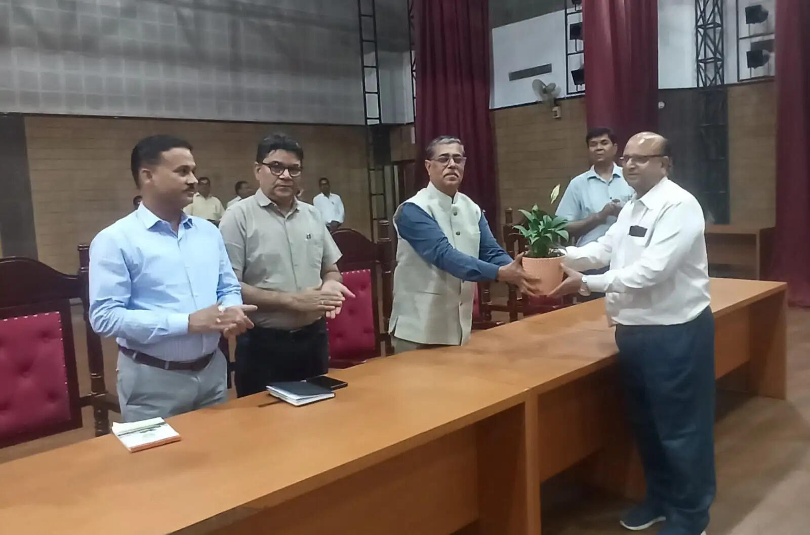 सीएसए की पुरानी प्रतिष्ठा को पुनर्स्थापित करने का संकल्प, मिलकर करेंगे शोध और नवाचार : कुलपति