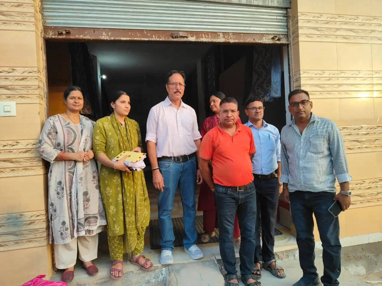 भ्रूण लिंग परीक्षण करते नर्सिंगकर्मी को दबोचा, पोर्टेबल अल्ट्रासाउंड मशीन जब्त