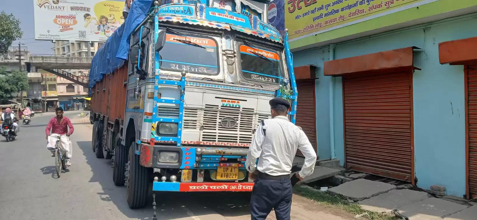 देवरिया में 73 वाहनों का ई-चालान , 5 वाहन सीज