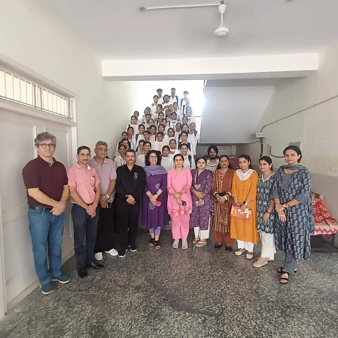 जीएलडीएम डिग्री कॉलेज हीरानगर में स्मार्ट इन्वेस्टर जागरूकता कार्यक्रम आयोजित