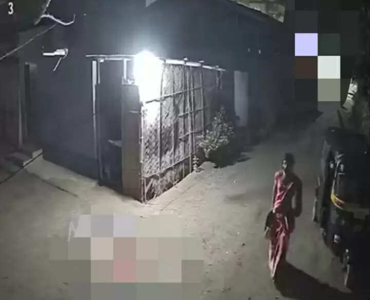 मेखेला चादर पहनकर चोरी करने वाले दो पुरुष एवं एक महिला चोर गिरफ्तार