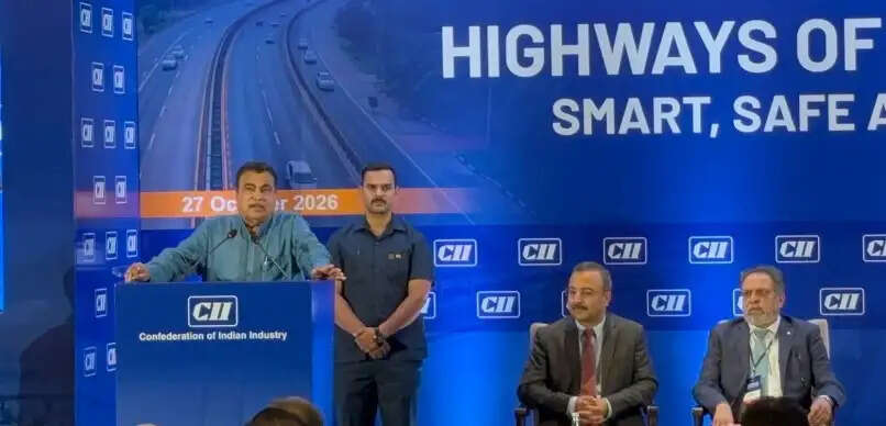 सड़क व बुनियादी ढांचे पर 100 रुपये खर्च से अर्थव्यवस्था पर 325 रुपये का प्रभाव : गडकरी