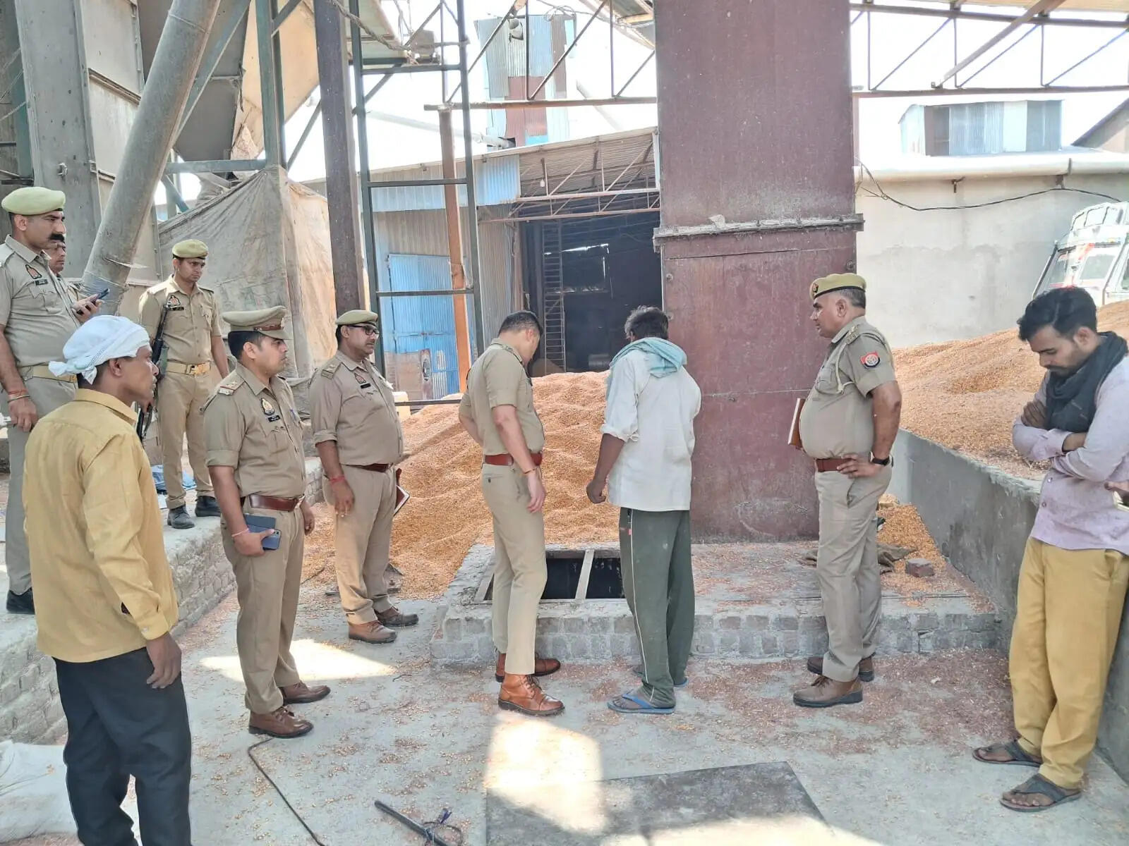 संभल : राइस मिल में विषैली गैस रिसाव की चपेट में आए दो कर्मियों की मौत, मुख्यमंत्री योगी ने जताया दुख