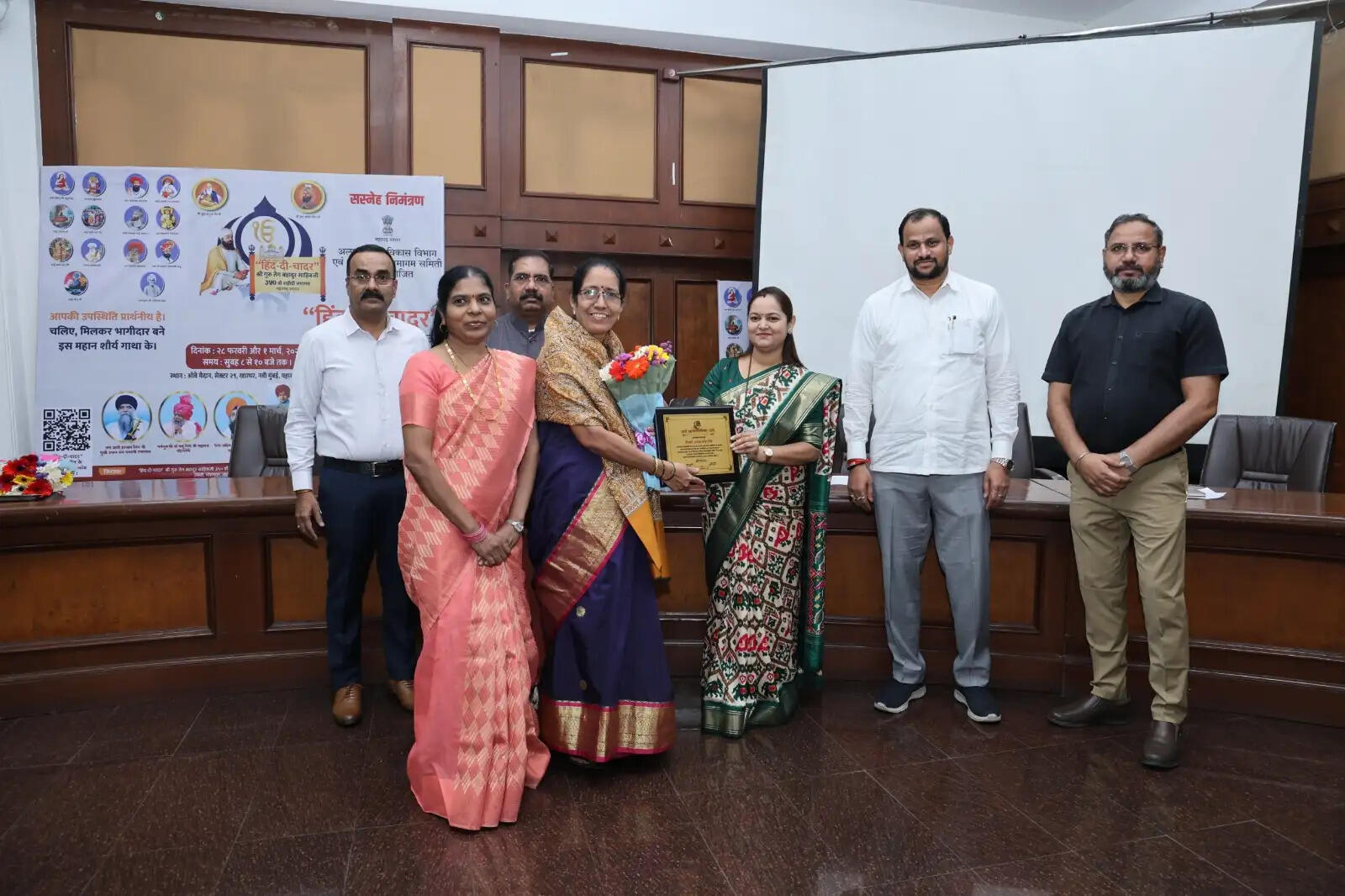 ठाणे मेयर ने मनपा के सेवा निवृत कर्मचारियों को सम्मानित किया