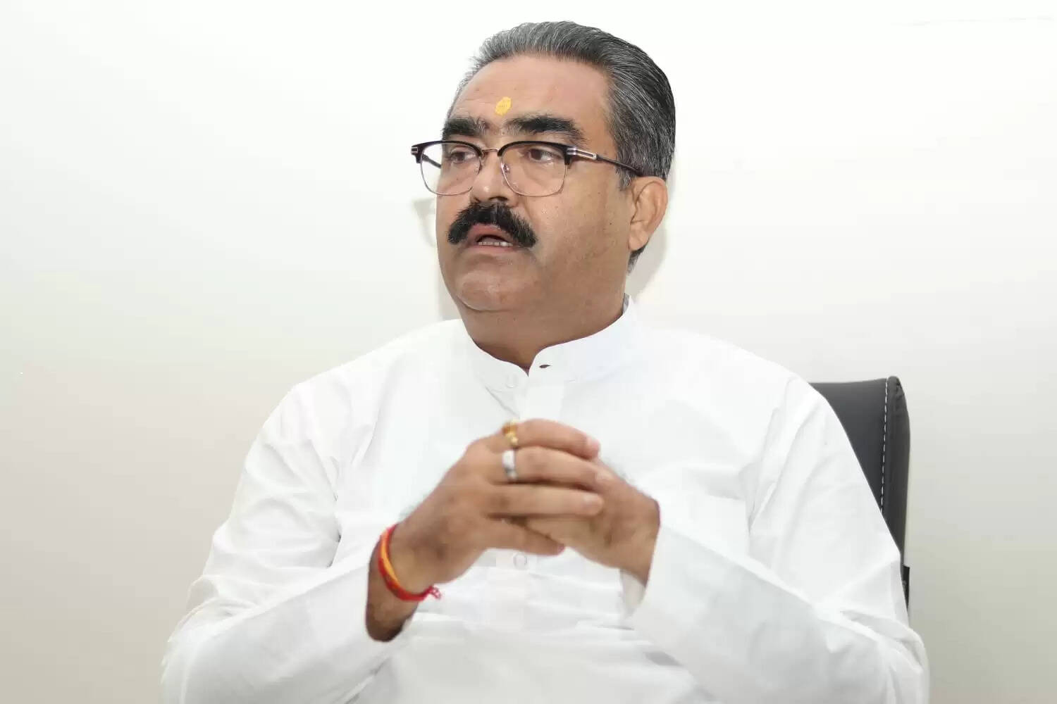 बंद संस्थानों को तुरंत बहाल करे सुक्खू सरकार : बिक्रम ठाकुर