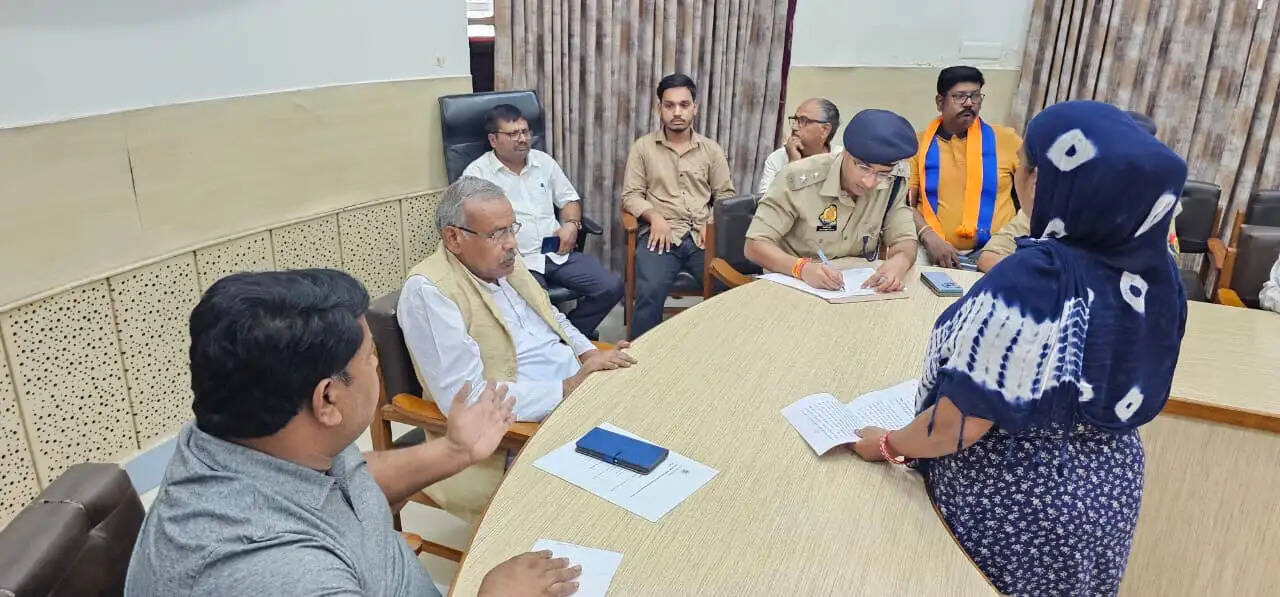 दलित समाज की शिकायतों पर त्वरित कार्रवाई करें अधिकारी : रमेश चंद्र कुंडे