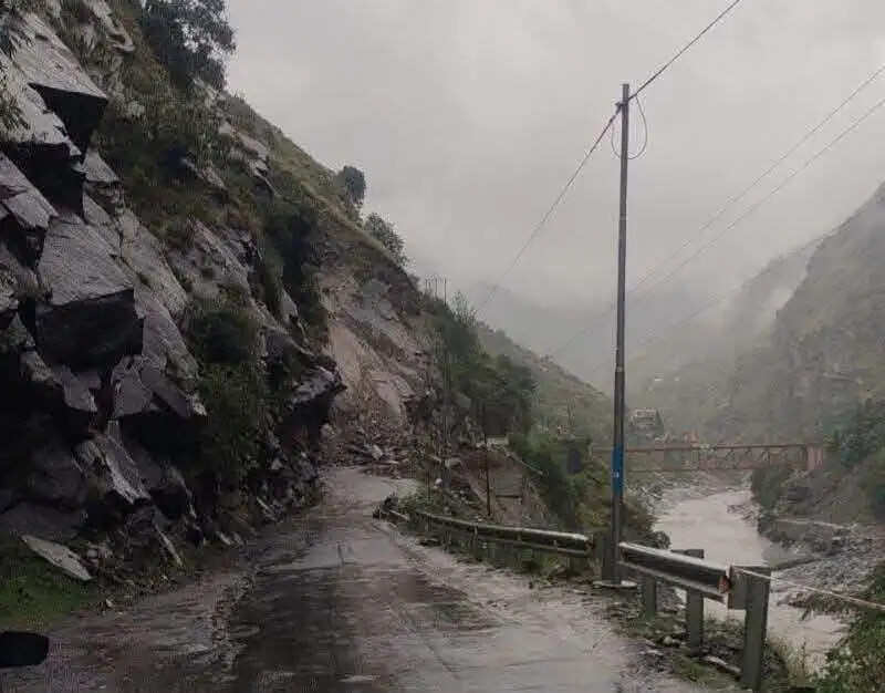 हिमाचल में बारिश का कहर, किन्नौर में फ्लैश फ्लड, चम्बा में हाईवे बंद