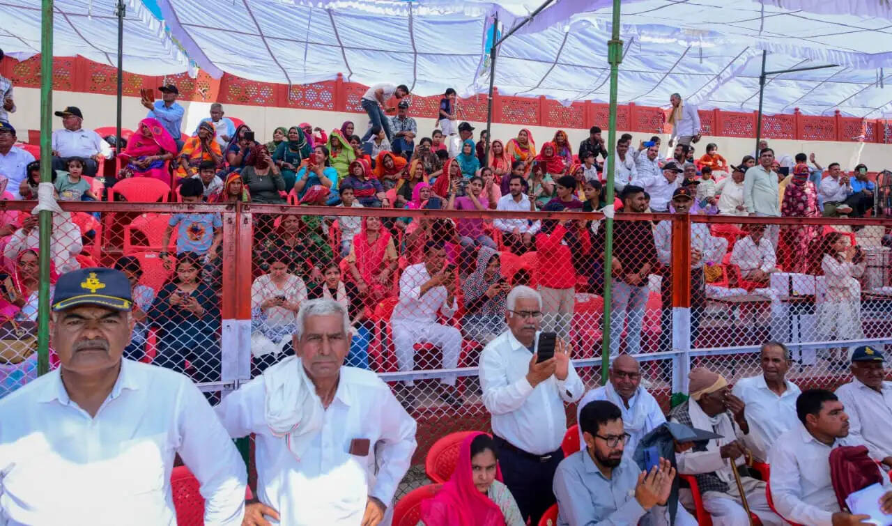 चूरू में गौरव सेनानी समारोह: मुख्यमंत्री ने सैनिकों के योगदान को बताया राष्ट्र की प्रेरणा