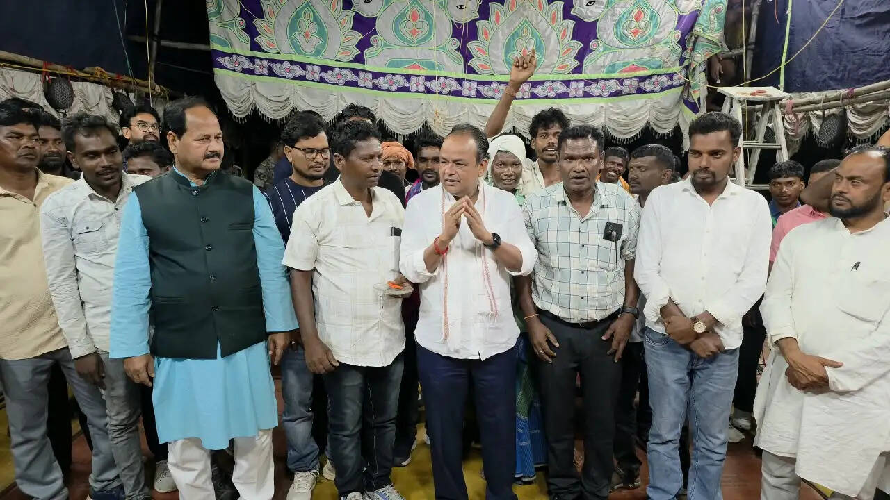 आदिवासी संस्कृति मिटाने की कोशिश बर्दाश्त नहीं : इरफान