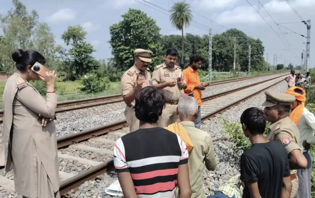 ट्रेन की चपेट में आने से बिहार के मदन की मौत